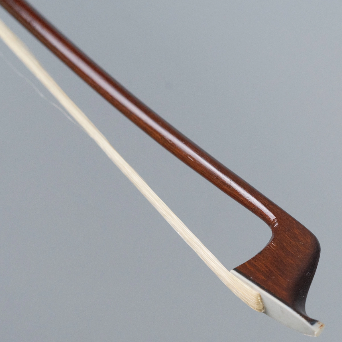Arco Violoncelo Antoni Marsale Brazilwood 900A París Níquel