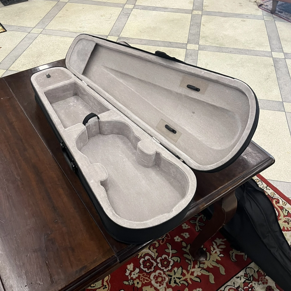 Estojo Case Viola Tarttan Gota Cinza 39 à 40,5cm - Usado U117